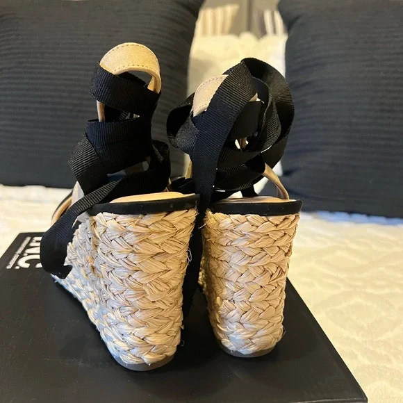 INC MAISIEF BLACK SHOES - Picture 6 of 7